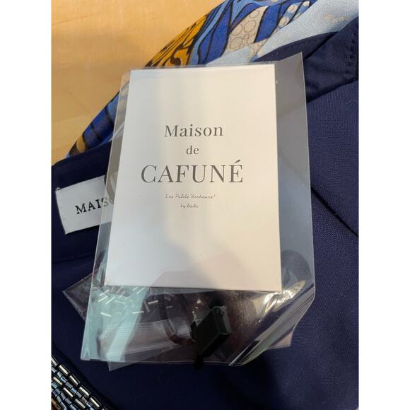 Maison de Cafune Blouse Small Blue Sea Beaded Regency Officecore Luxury NWT - Picture 7 of 8